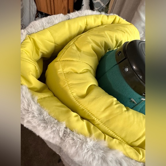 Reversible Yellow & Faux Fur Vest - Picture 8 of 11